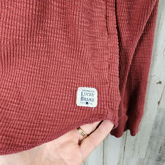 Lucky Brand Henley Top Rustic Red Size Medium - Picture 7 of 10
